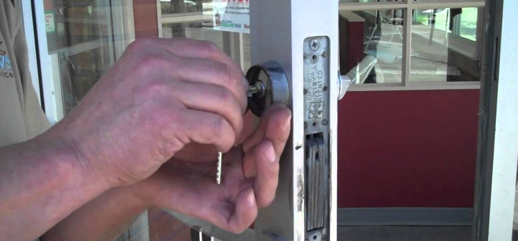 commercial door lock repair Gravenhurst