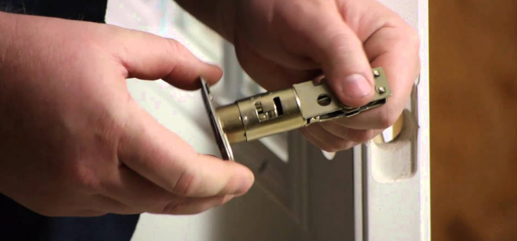 Front door lock repair in Gravenhurst
